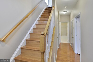 25339 Crossfield Dr, Chantilly, VA 20152 - photo 2