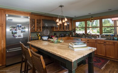 gourmet kitchen