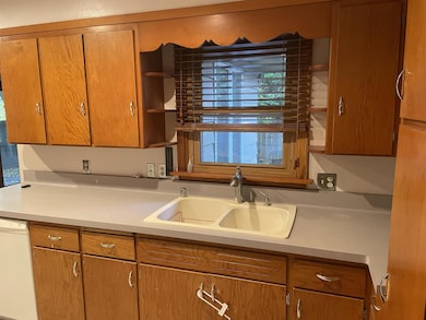 1740 Park St, Middleton, WI 53562 - photo 4