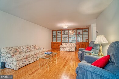 Treebrooke unit 210, Oakton, VA 22124 - photo 4