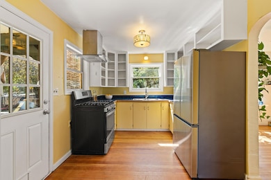 106 N 1st St, Talent, OR 97540 - photo 7