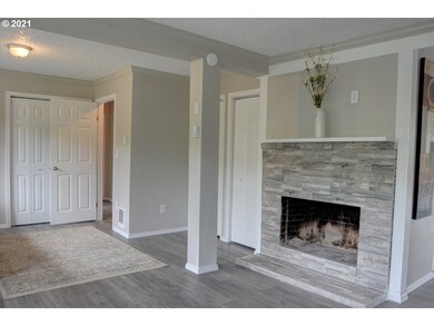 1030 SW Mark St, Newport, OR 97365 - photo 4