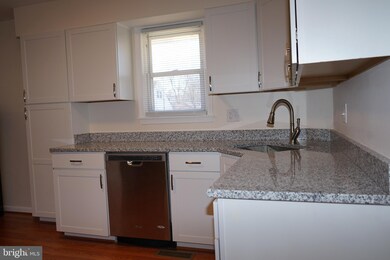 7611 Vicar St, New Carrollton, MD 20784 - photo 4