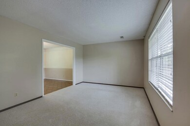03_MarconiDrive_1525_Living01