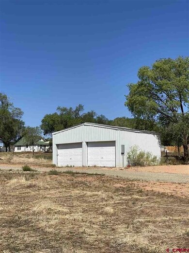 garage/storage outbuilding
