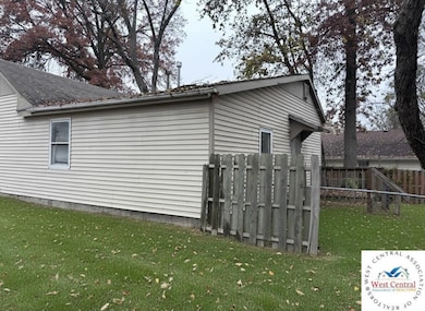110 N 4th St, Clinton, MO 64735 - photo 4