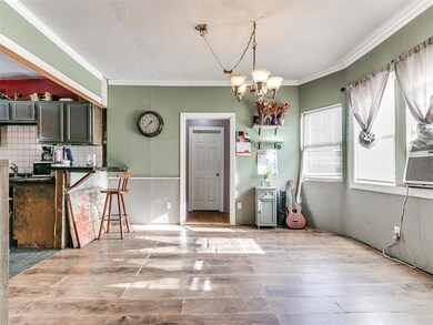 Kitchen Dining Area