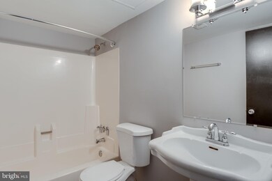 11559 Rolling Green Ct unit 101, Reston, VA 20191 - photo 7