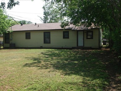 1706 N Douglas Ave, Cleburne, TX 76033 - photo 7