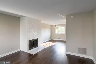 7704 Hillsway Ave, Parkville, MD 21234 - photo 3