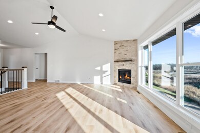 4013 Antwerp Ave, Howard, WI 54313 - photo 6