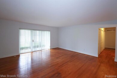 GleamingHardwood Floors