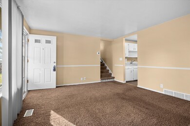 975 N Garnet St, Layton, UT 84041 - photo 4