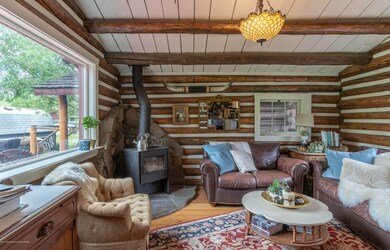 CozyLivingRoom