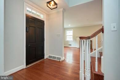 6706 Haycock Rd, Falls Church, VA 22043 - photo 5