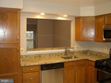 45573 Whitcomb Square, Sterling, VA 20166 - photo 5