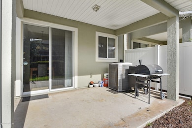 2324 Red Moon Dr, Jacksonville, FL 32216 - photo 6