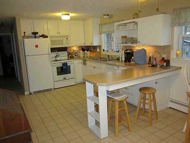 76 Scranton Ave, Warwick, RI 02888 - photo 3