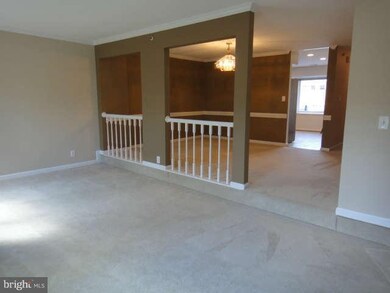 211A Locust St SE, Vienna, VA 22180 - photo 6