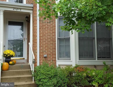 21813 Stonington Square, Sterling, VA 20164 - photo 2