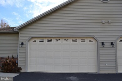 104 Leonard Ln, Harrisburg, PA 17111 - photo 3