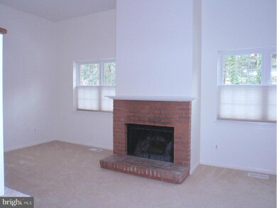 11709 Briary Branch Ct, Reston, VA 20191 - photo 2