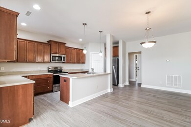 005-photo-dining-room-8882486