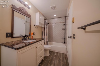 102 N Pleasant St, Norwalk, OH 44857 - photo 4