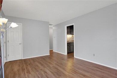 211 Tracy Rd, Whiteland, IN 46184 - photo 5