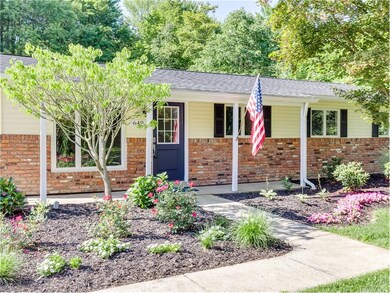 649 Sherwood Dr, Aurora, OH 44202 - photo 2