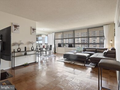 Skyline Plaza unit 2002S, Falls Church, VA 22041 - photo 3