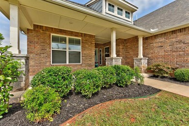 19605 Millstone Crossing Dr, Edmond, OK 73012 - photo 2