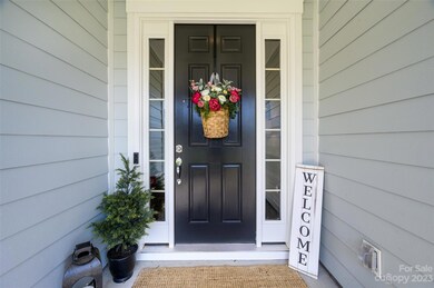 1604 Thatcher Crossing, Clover, SC 29710 - photo 3