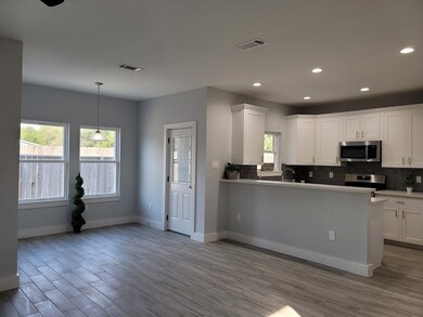 10202 Jessalyn Ln, Houston, TX 77075 - photo 2