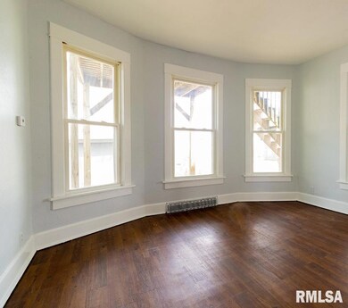 2114 Dixwell St, Davenport, IA 52802 - photo 6