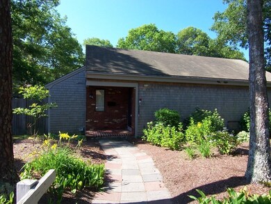 4 Town House Ct unit 4, Hyannis, MA 02601 - photo 3