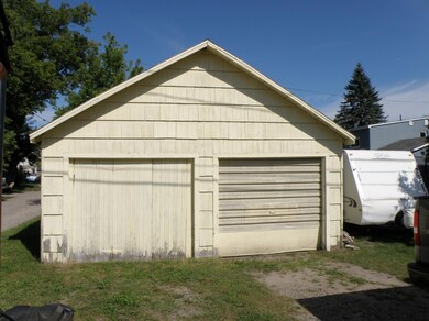 Detached 2 car garage