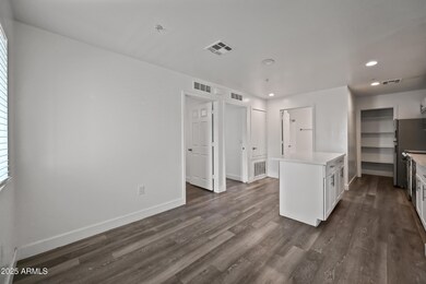 3065 N 67th Ave unit 215, Phoenix, AZ 85033 - photo 7