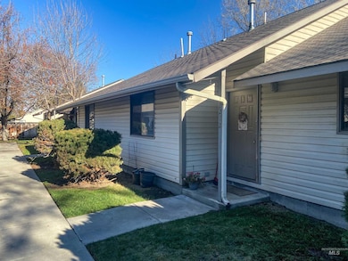 21322198 S Gekeler Ln, Boise, ID 83706 - photo 3