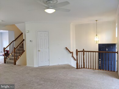 42686 Rolling Rock Square, Chantilly, VA 20152 - photo 5