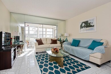 03_13623ViaAurora_UnitA_1_LivingRoom_HiR