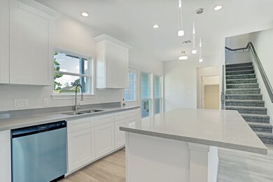 8106 James Franklin St, Houston, TX 77088 - photo 7