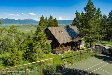 3,360 sqft, 4 bdrm 3 bath