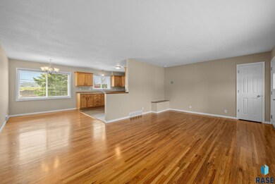 1001 E Pam Rd, Sioux Falls, SD 57105 - photo 7