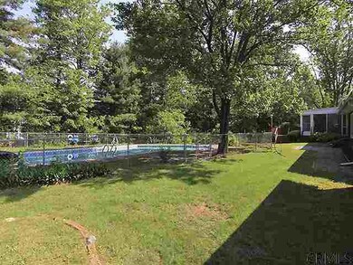 1038 Mohegan Rd, Schenectady, NY 12309 - photo 5