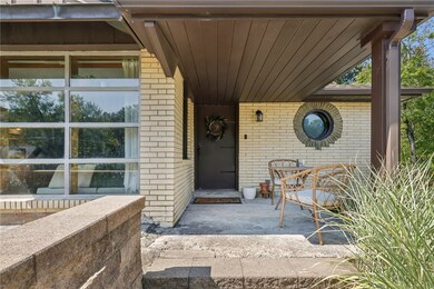 4983 Simmons Cir, Export, PA 15632 - photo 2