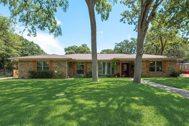 111 Ridgecrest Cir, Denton, TX 76205 - photo 2