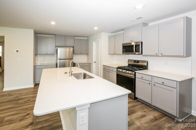 124 Brentwood Dr, Statesville, NC 28625 - photo 6