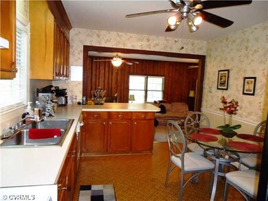 Kitchen - Nice Eat In Kitchen that Opens To  Large