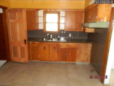 5154 Arch St, Maple Heights, OH 44137 - photo 4